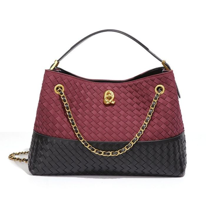 Woven Two-Tone Chain Shoulder Bag
Y2820 Burgundy