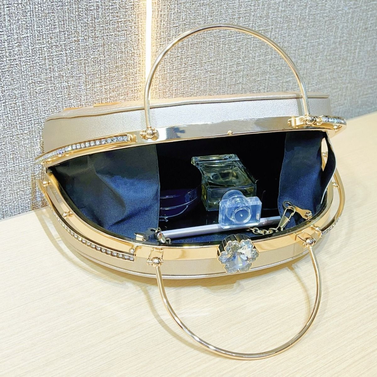 Arc Evening Bag with Handle and Crystal Clasp gold
